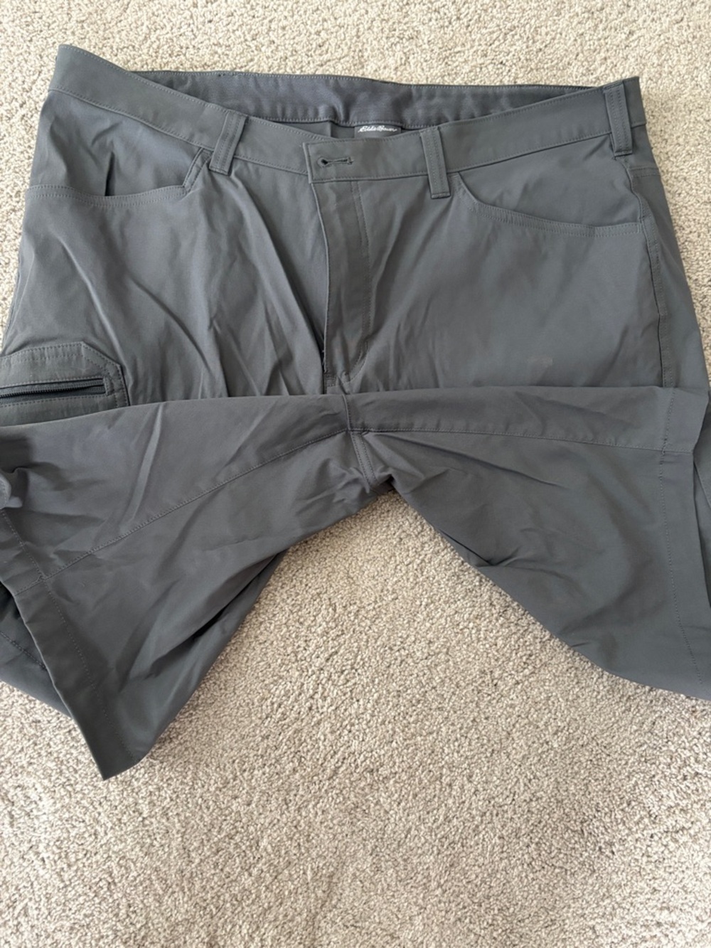 Columbia Men's Gray Cargo Shorts with Zip Pocket - Picture 6 of 8